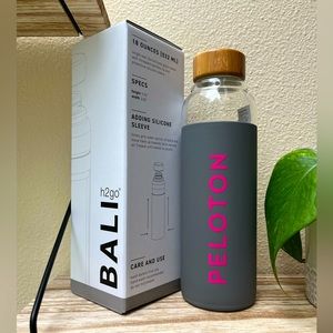 Peloton Bali h2go 18 oz glass water bottle with grey silicone sleeve - New